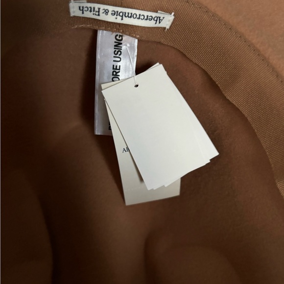 Abercrombie and Fitch Women’s Tan Felt Fedora/Hat NWT - Picture 3 of 5